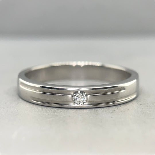 18ct White Gold Single Stone Diamond Ring - Size U 1/2