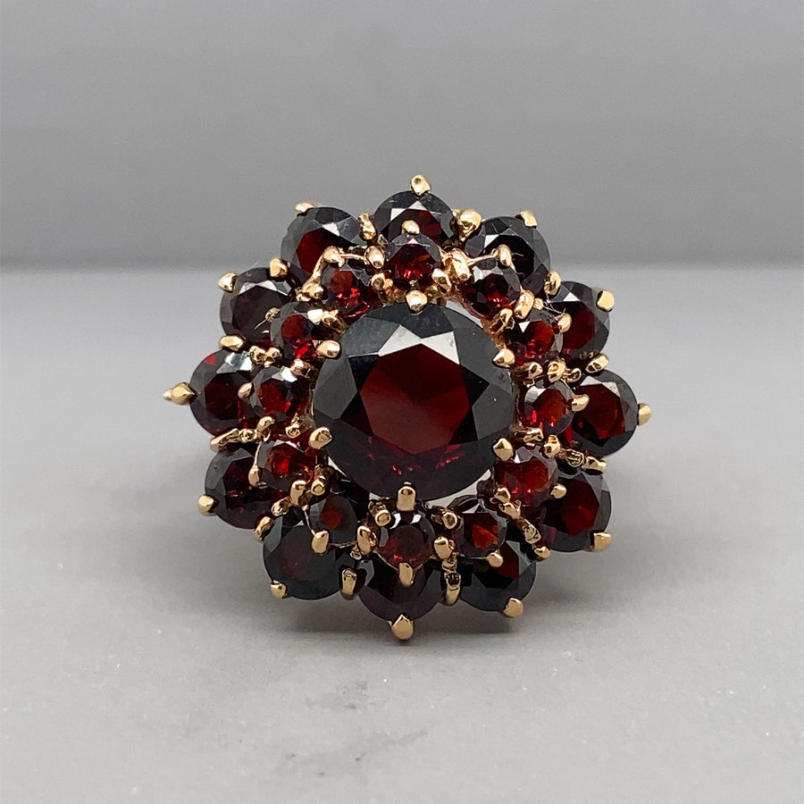 9ct Yellow Gold Garnet Cluster Ring - Size R