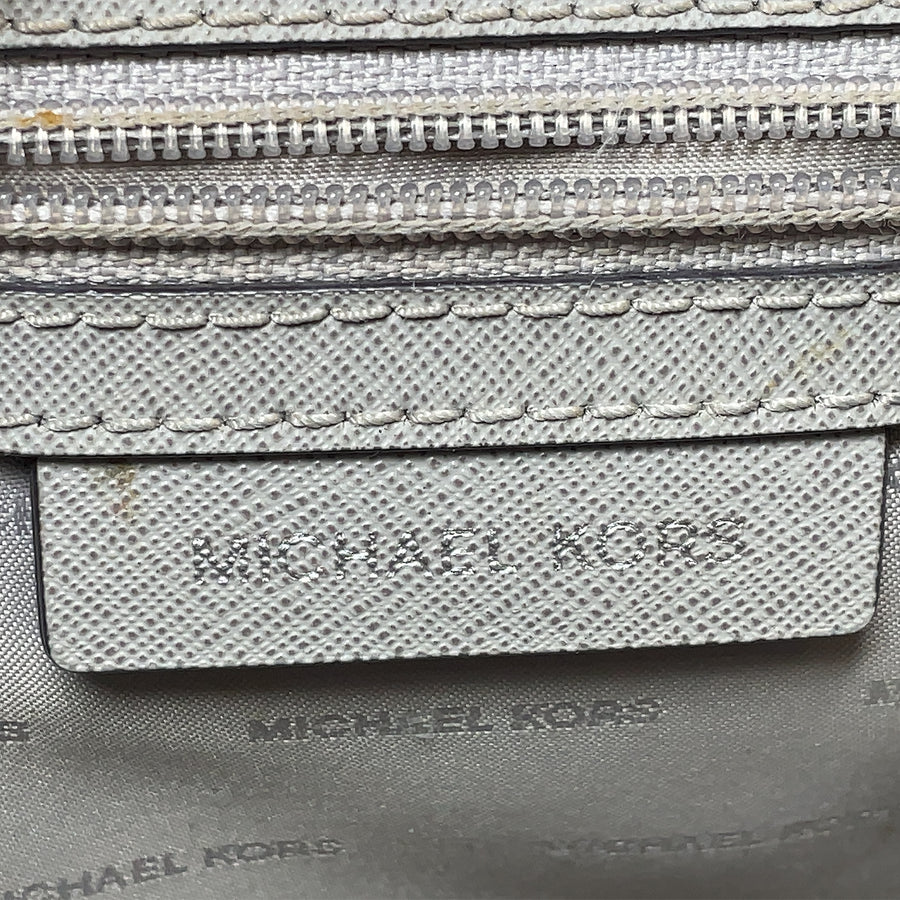 Pre-Loved Michael Kors Selma Grey and White Leather Medium Sized Shoulder Bag