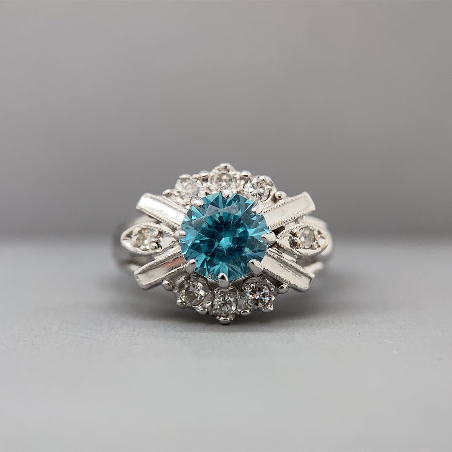 18ct White Gold Diamond and Blue Cubic Zirconia Cluster Ring (c. 0.15 - 0.20ct) - Size L