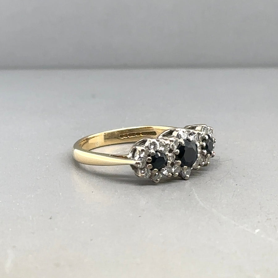 18ct Yellow Gold Diamond and Sapphire Ring (c. 0.20 - 0.25ct) - Size K
