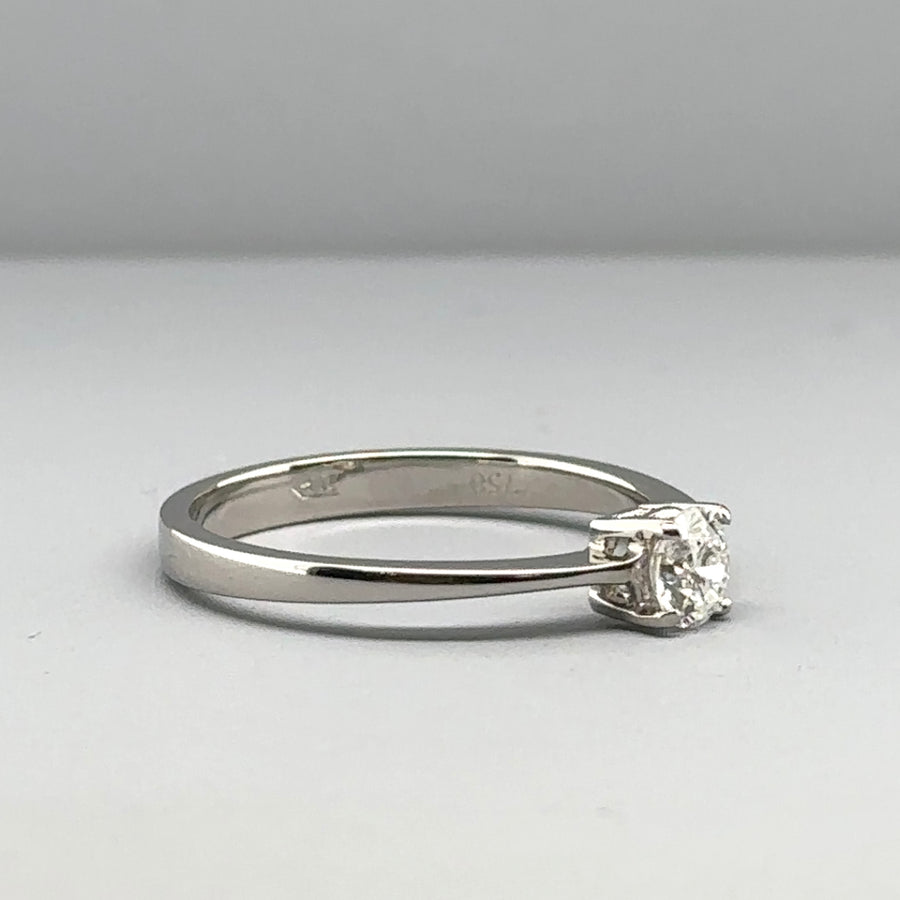 18ct White Gold Single Stone Diamond Ring (c. 0.33ct)- Size K 1/2