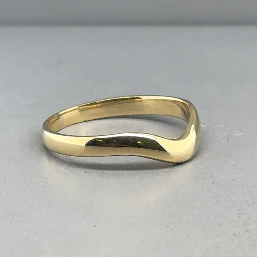 18ct Yellow Gold Chevron Ring - Size O 1/2
