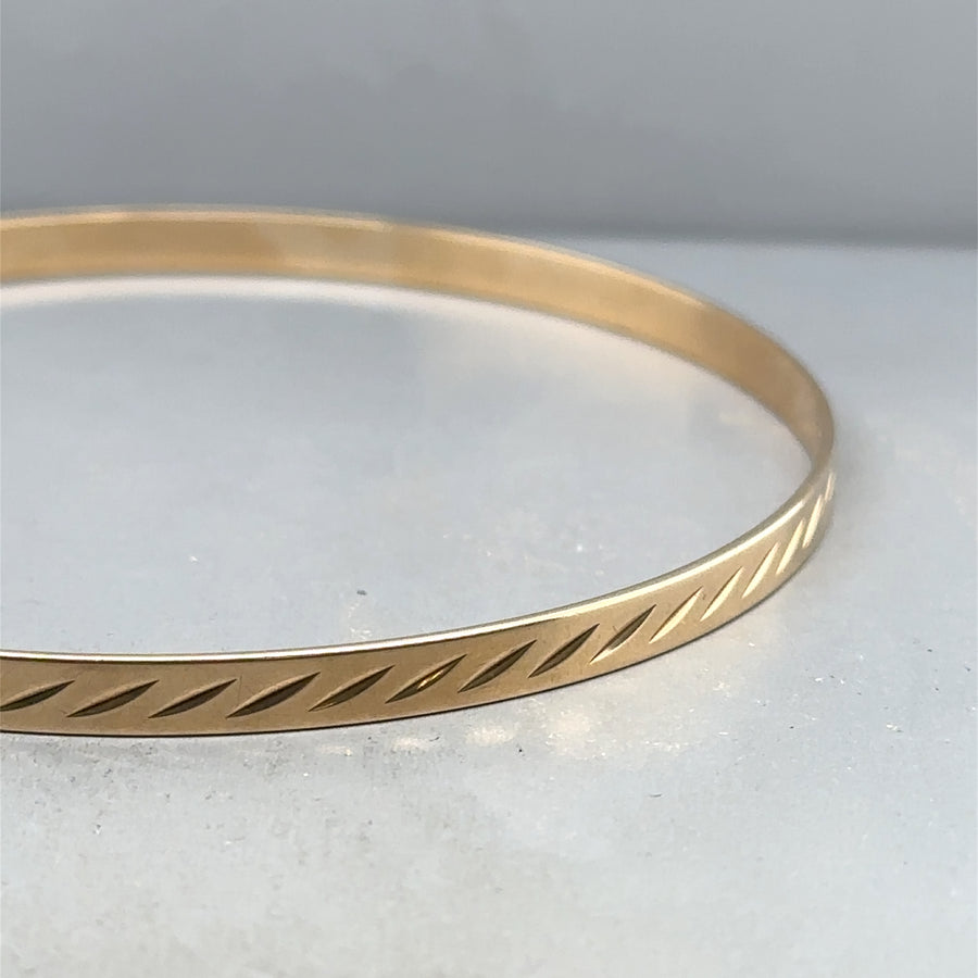 9ct Yellow Gold Patterned Bangle