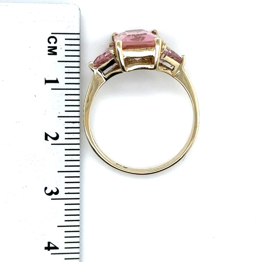9ct Yellow Gold Pink Quartz Ring - Size R 1/2