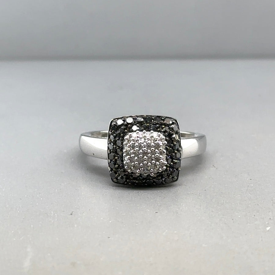 9ct White Gold Black and White Diamond Ring (c. 0.50ct) - Size K