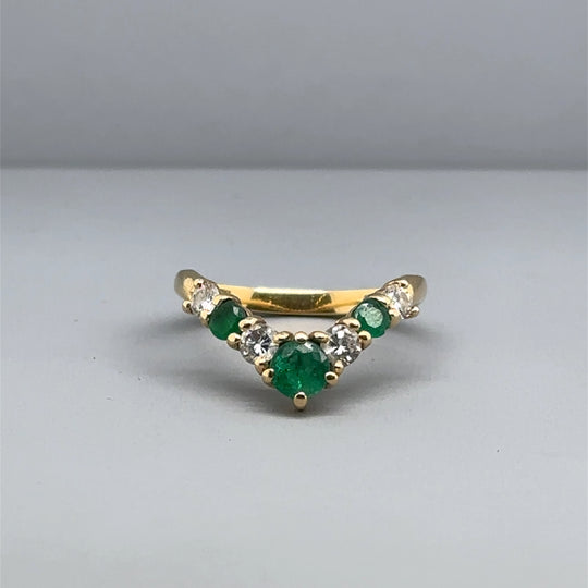 18ct Yellow Gold Green Tourmaline and Diamond Ring (c. 0.25 - 0.30ct) - Size L