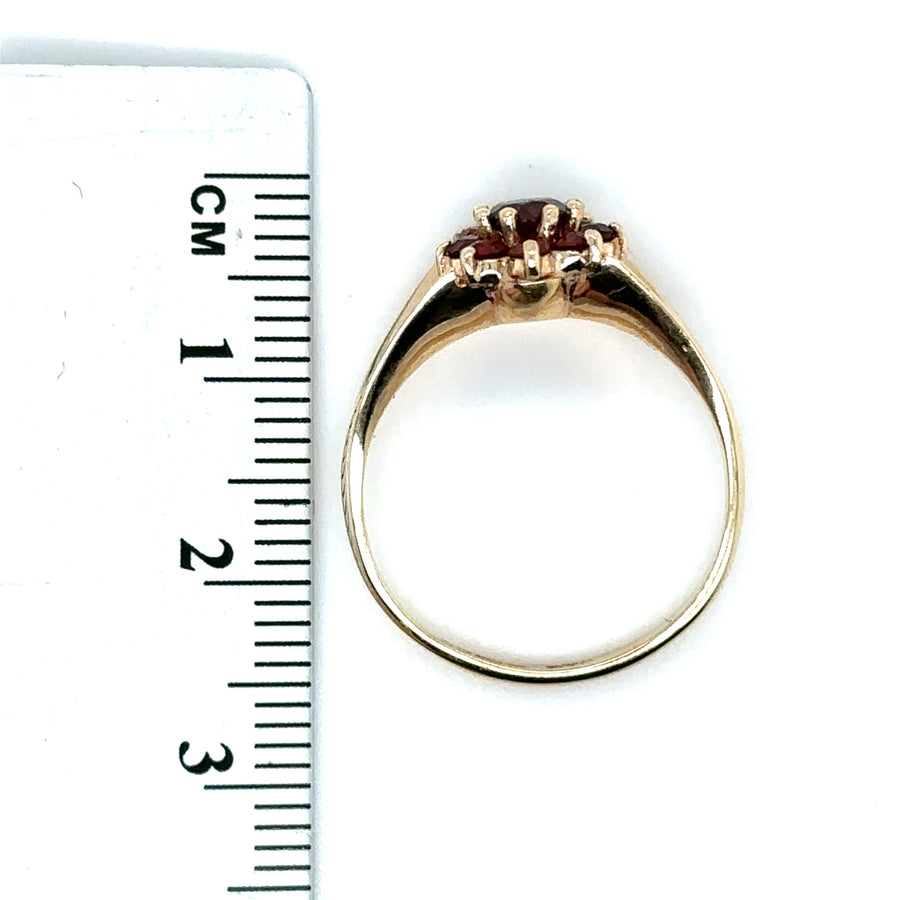 9ct Yellow Gold Garnet Ring - Size N 1/2
