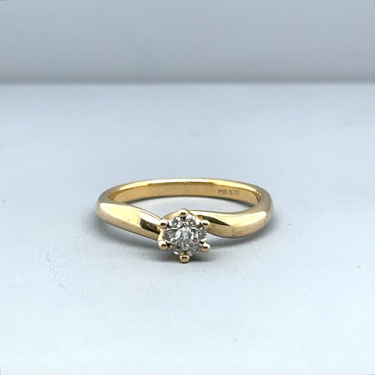 18ct Yellow Gold Diamond Cluster Ring - Size M 1/2
