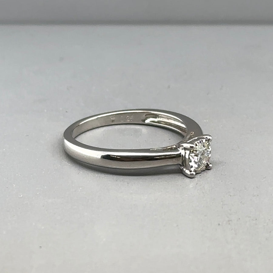 9ct White Gold Single Stone Diamond Ring (c. 0.25ct) - Size K 1/2