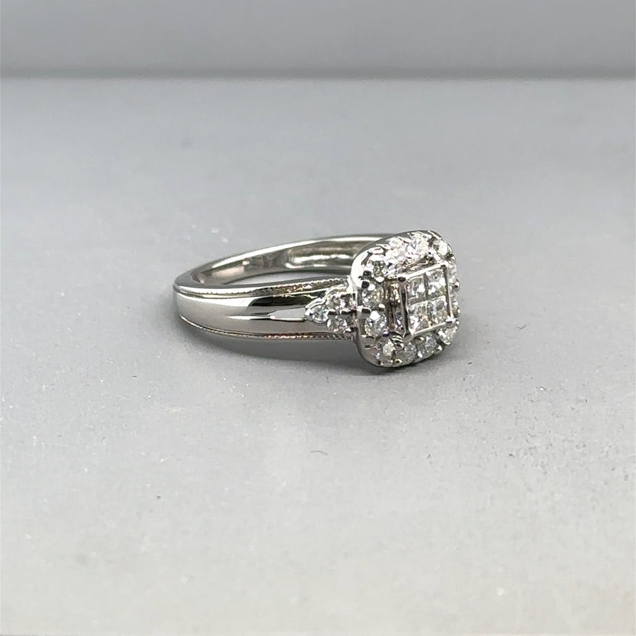 9ct White Gold Diamond Cluster Ring (c. 0.45ct) - Size H 1/2