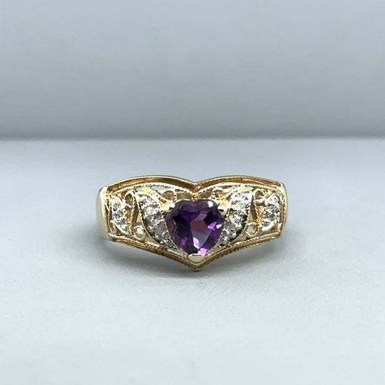 9ct Yellow Gold Amethyst and Diamond Ring - Size P