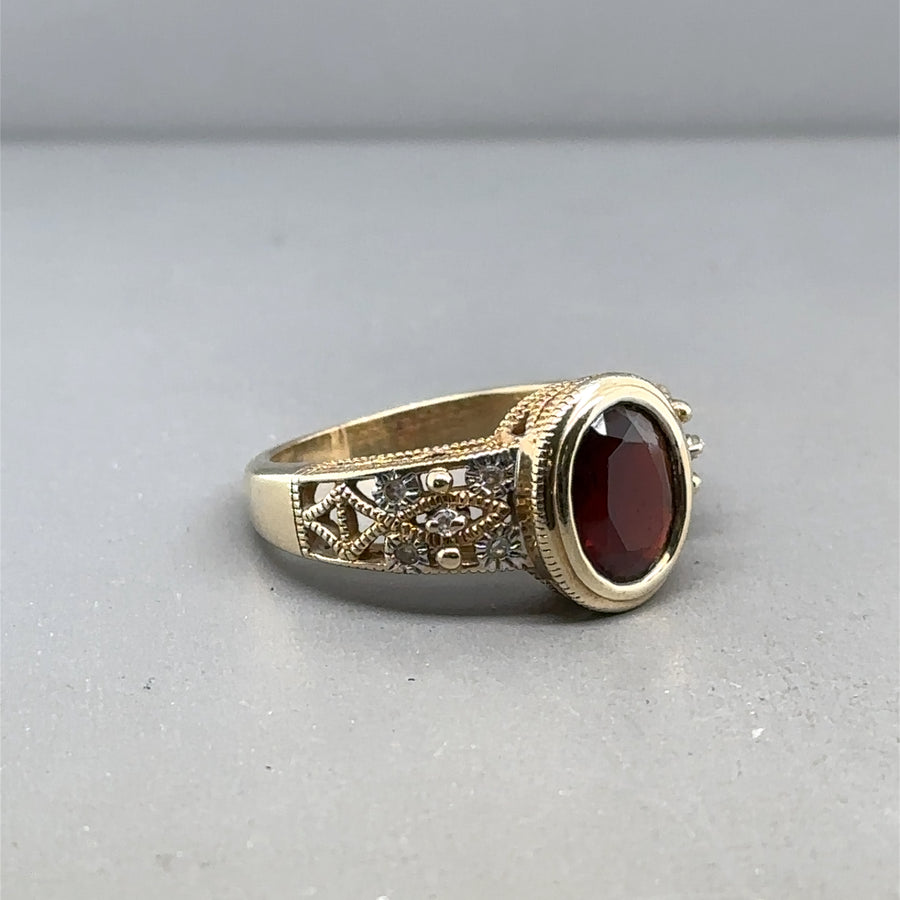 9ct Yellow Gold Garnet and Diamond Ring - Size L