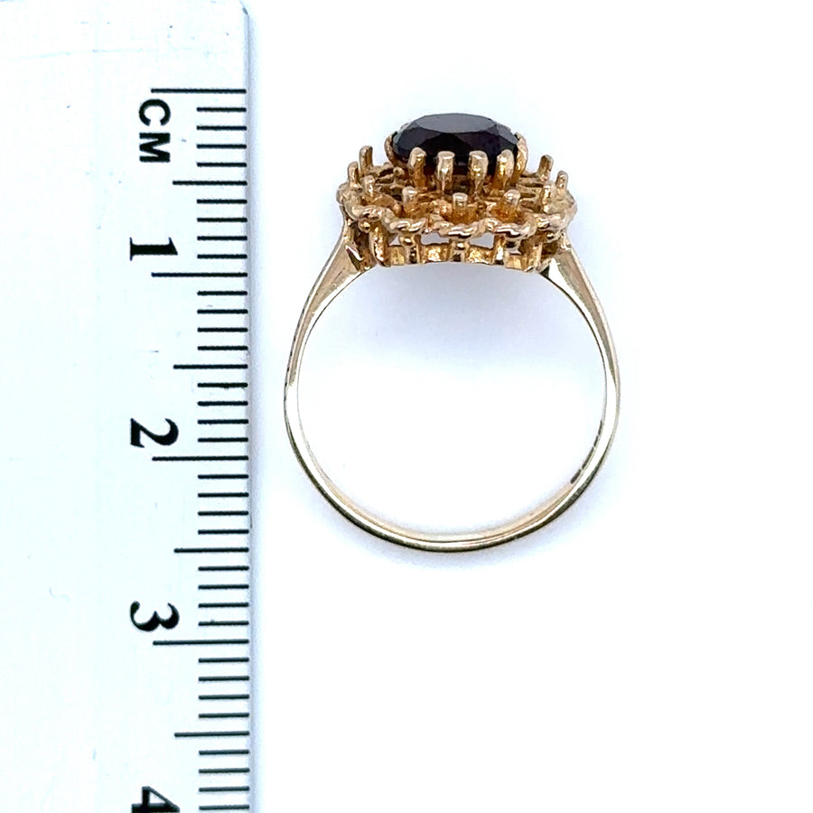 9ct Yellow Gold Garnet Ring - Size L