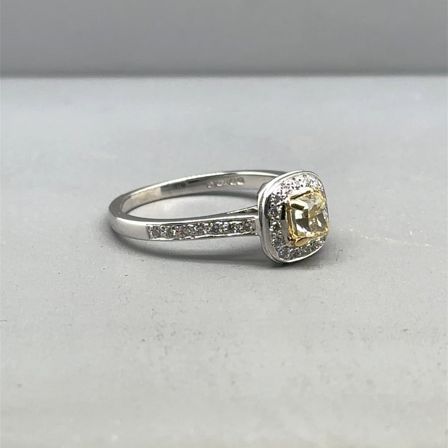 18ct White Gold Single Stone Yellow Diamond and Diamond Shoulders Ring (c. 0.80ct) - Size M