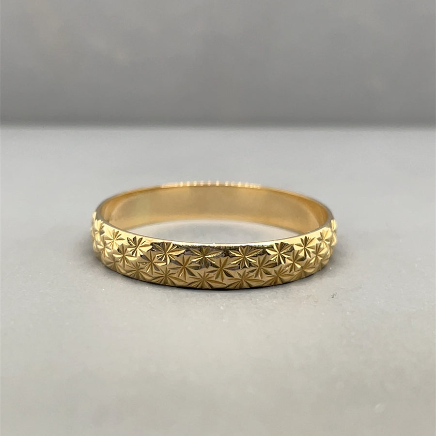 18ct Yellow Gold Patterned Band Ring - Size V 1/2