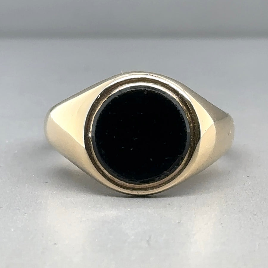 9ct Yellow Gold Onyx Ring - Size T