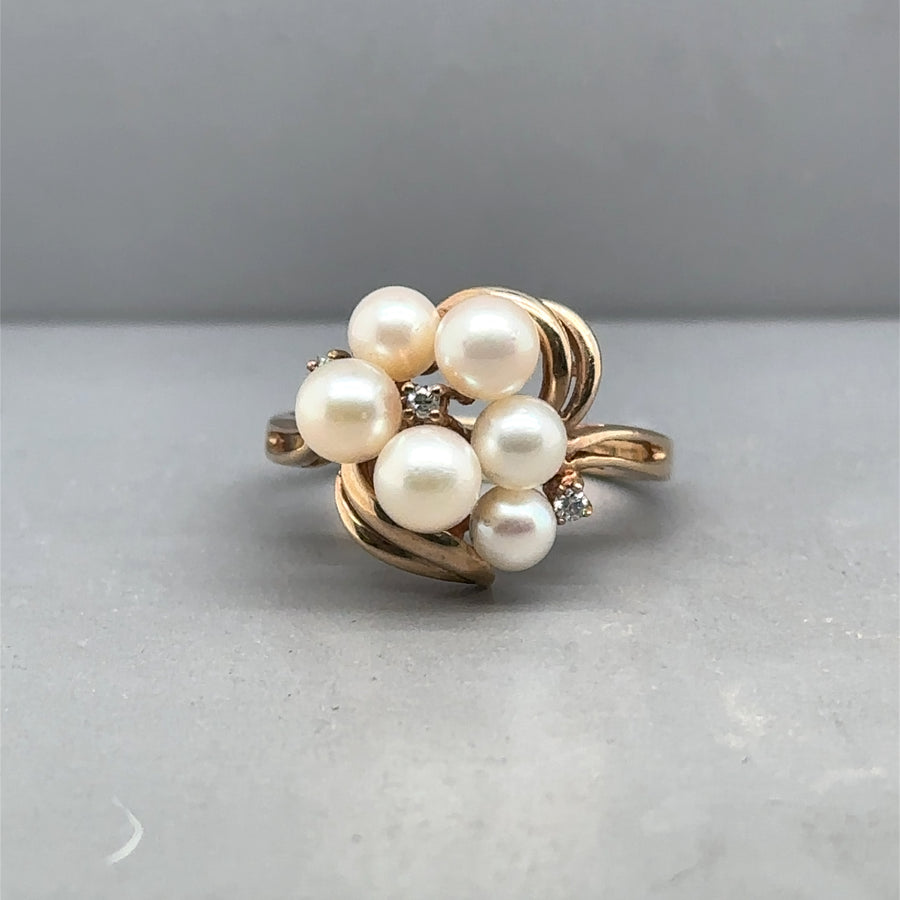 9ct Yellow Gold Diamond and Cultured Pearl Ring - Size M 1/2