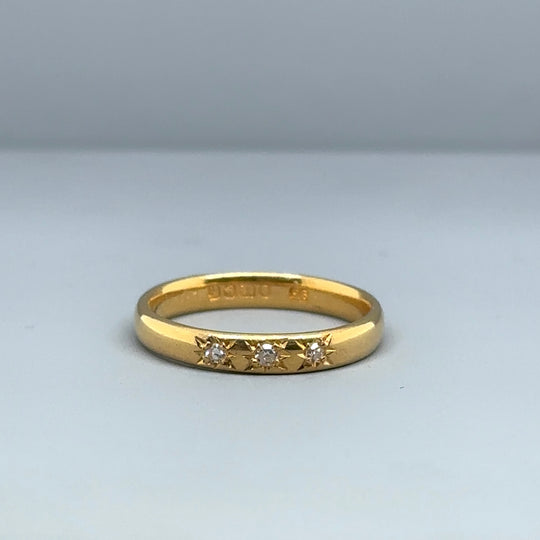 22ct Yellow Gold Three Stone Diamond Band Ring - Size I