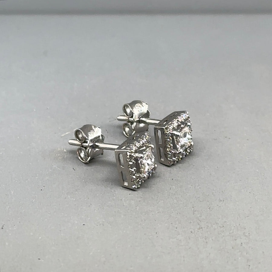 18ct White Gold Halo Diamond Stud Earrings (c. 0.60ct)