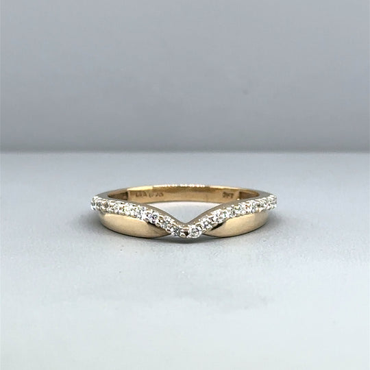 9ct Yellow Gold Diamond Chevron Ring (c. 0.20ct) - Size M