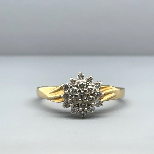 18ct Yellow Gold Diamond Cluster Ring (c. 0.50 - 0.55ct) - Size T 1/2