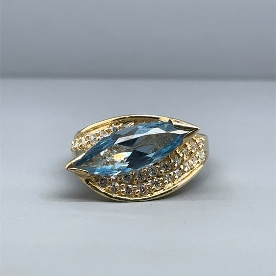 14ct Yellow Gold Blue Quartz and Cubic Zirconia Ring - Size O
