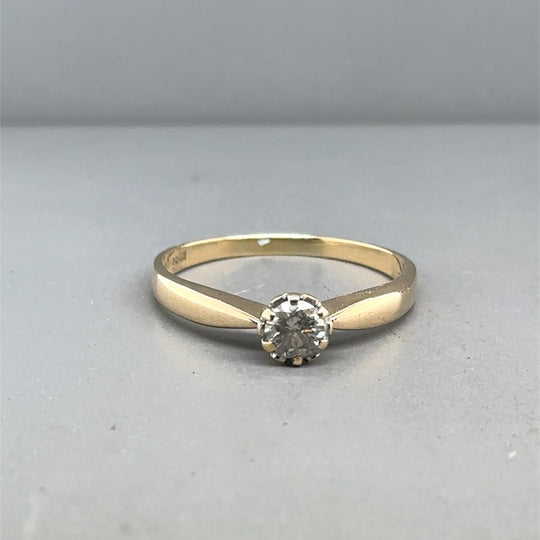 18ct Yellow Gold Single Stone Diamond Set Ring (c. 0.33ct) - Size S 1/2