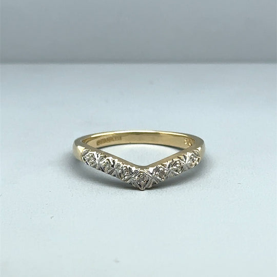 9ct Yellow Gold Diamond Chevron Ring - Size M