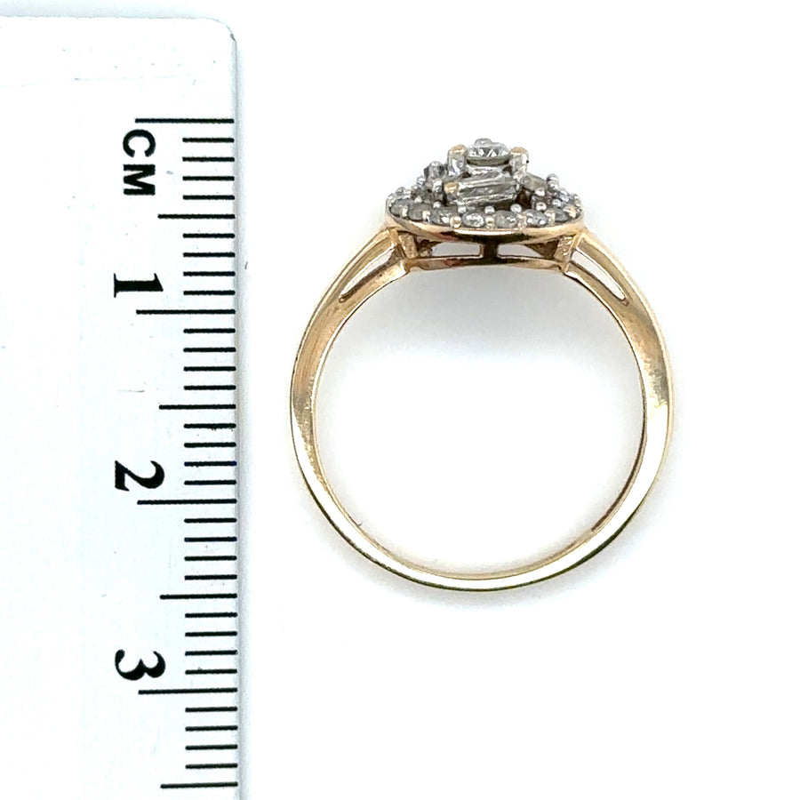 9ct Yellow Gold Diamond Ring - Size N 1/2