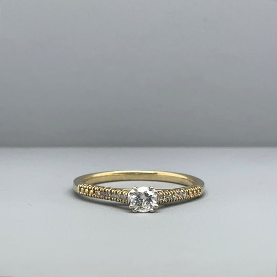 9ct Yellow Gold Single Stone Diamond Ring with Diamond Shoulders (c. 0.25 - 0.30ct) - Size M 1/2