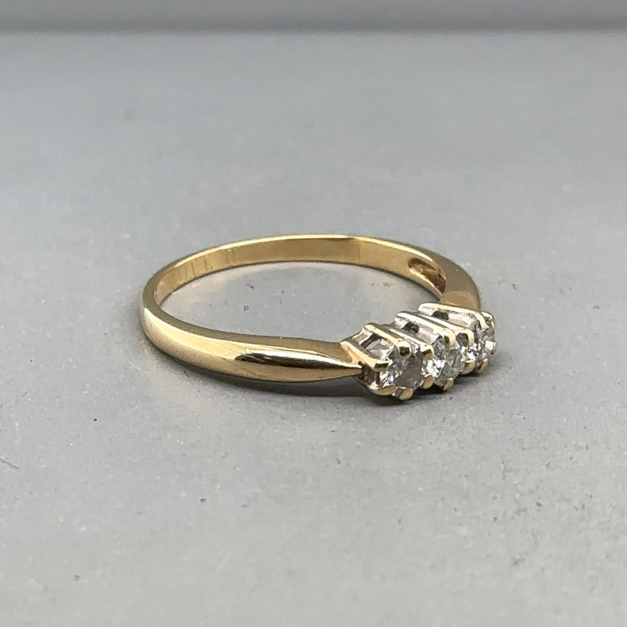 18ct Yellow Gold Three Stone Diamond Ring (c. 0.33ct) - Size O