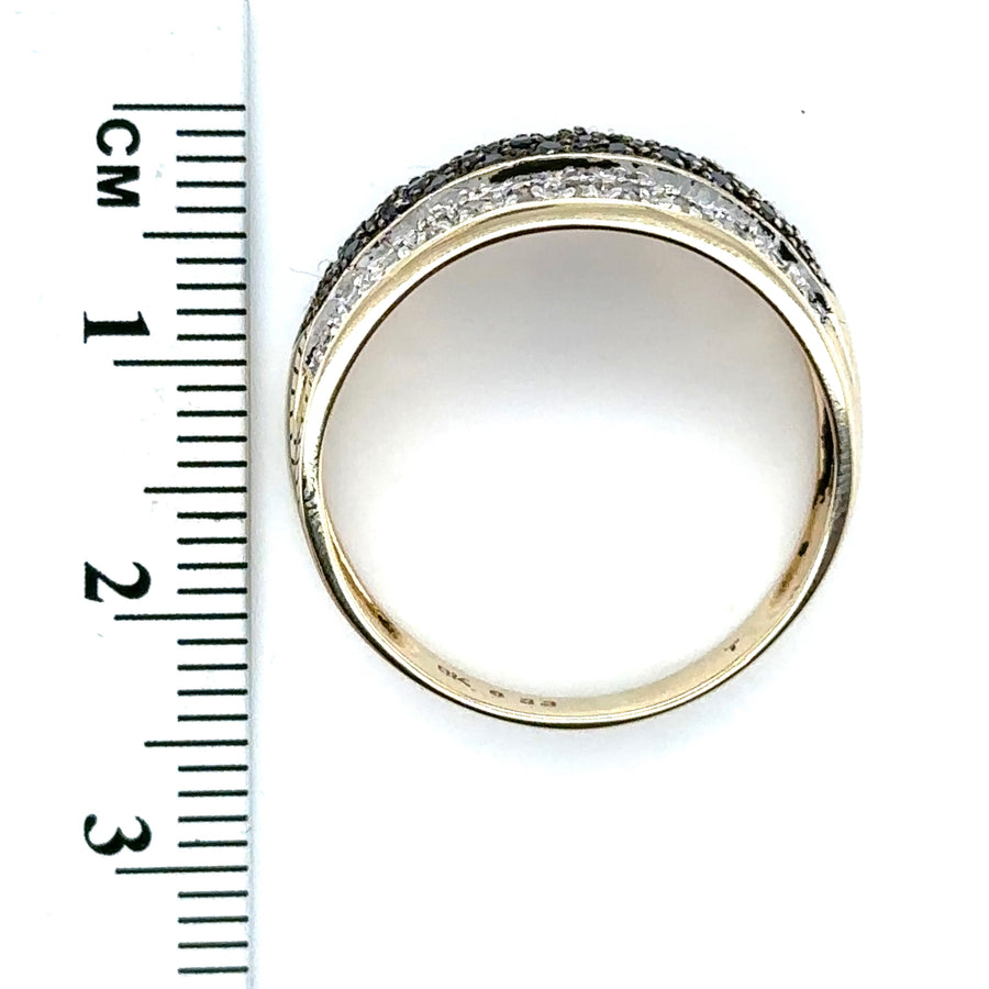 9ct Yellow Gold Black and White Diamond Ring (c. 0.33ct) - Size T