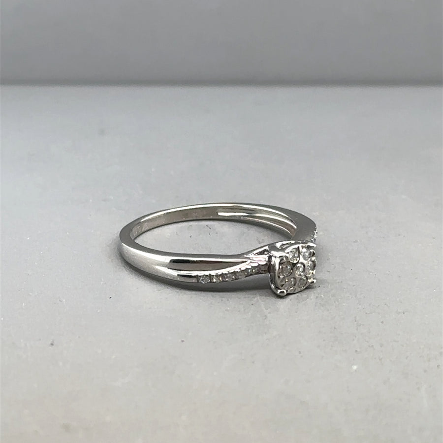 9ct White Gold Diamond Cluster Ring - Size M