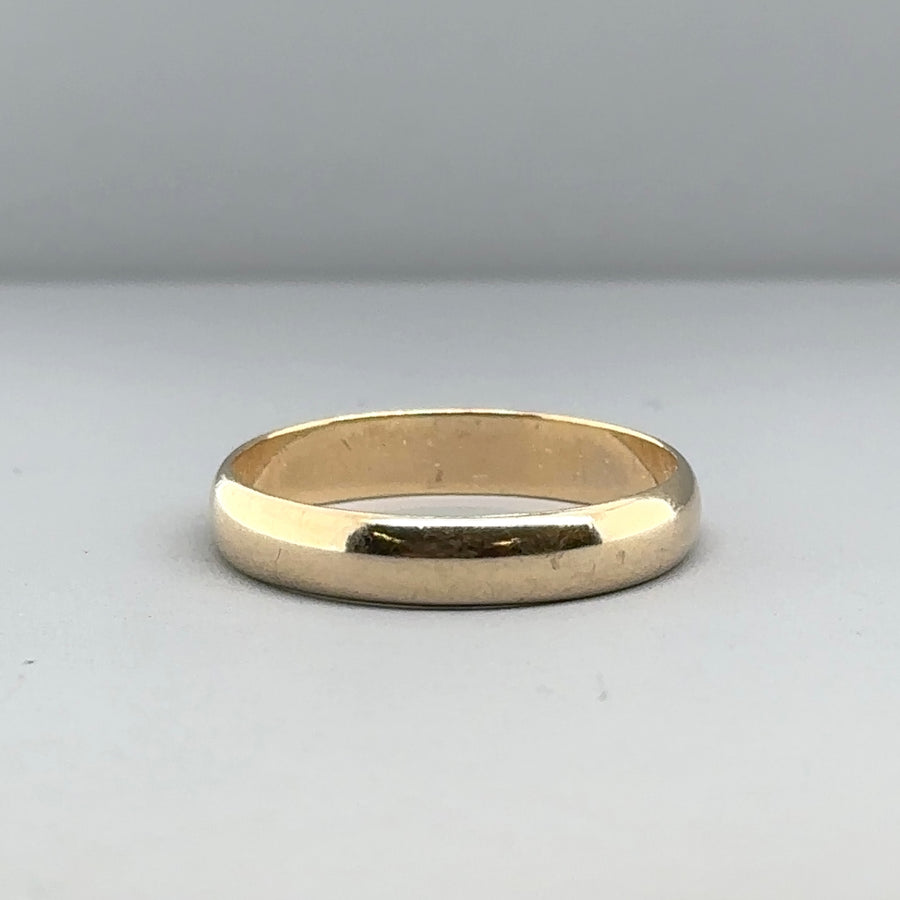 9ct Yellow Gold Band Ring - Size O 1/2
