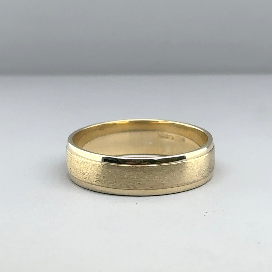 9ct Yellow Gold Band Ring - Size R
