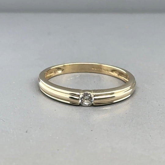 14ct Yellow Gold Single Stone Cubic Zirconia Ring - Size M 1/2
