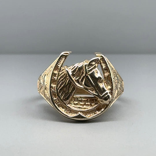 9ct Yellow Gold Horse and Horse Shoe Ring - Size U