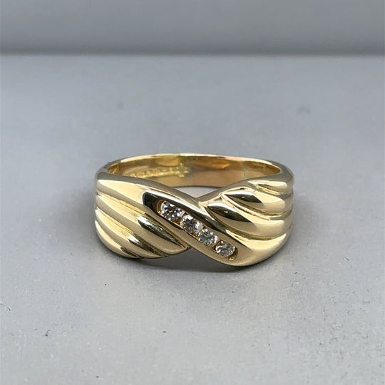 18ct Yellow Gold Four Stone Diamond Fancy Ring (c. 0.10 - 0.15ct) - Size S