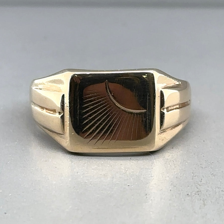 9ct Yellow Gold Patterned Signet Ring - Size T 1/2