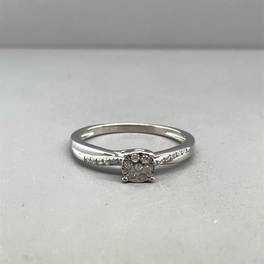 9ct White Gold Diamond Cluster Ring - Size M