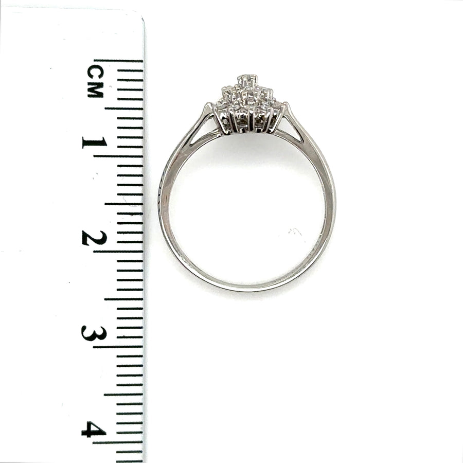 9ct White Gold Diamond Diamond Cluster Ring - Size K 1/2
