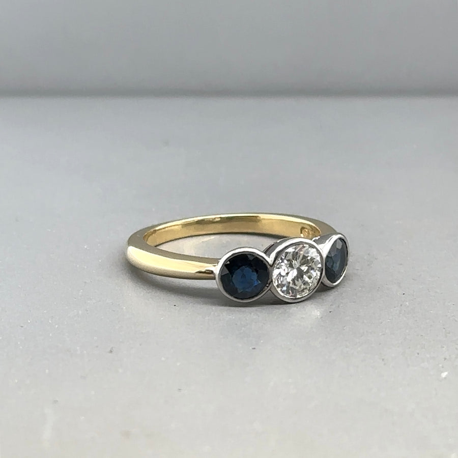 18ct Yellow Gold Diamond and Sapphire Ring (c. 0.50ct) - Size K