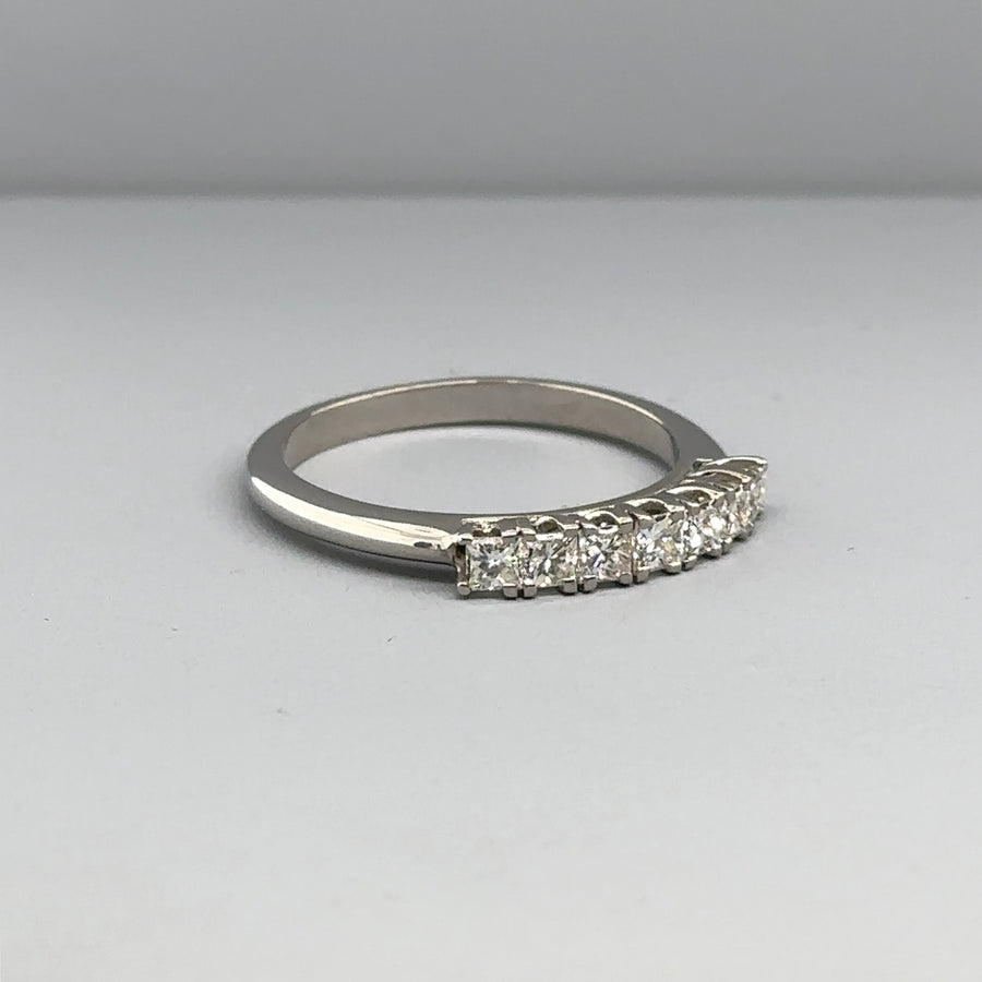 9ct White Gold Seven Stone Diamond Ring (c. 0.75ct) - Size O 1/2