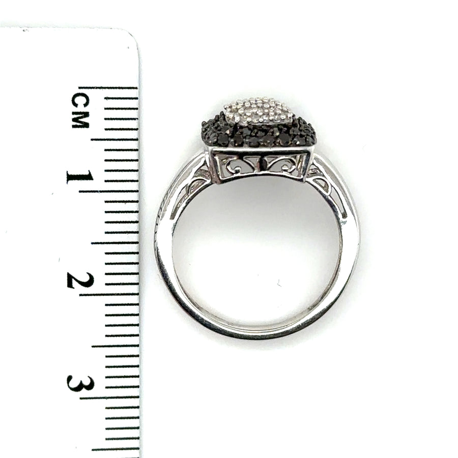 9ct White Gold Black and White Diamond Ring (c. 0.50ct) - Size K