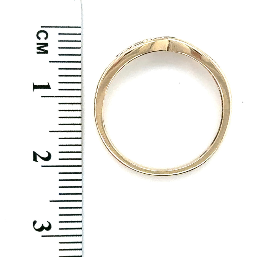 9ct Yellow Gold Cubic Zirconia Chevron Ring - Size M 1/2