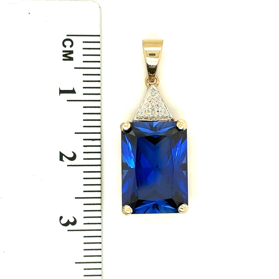 9ct Yellow Gold Large Synthetic Stone and Diamond Pendant