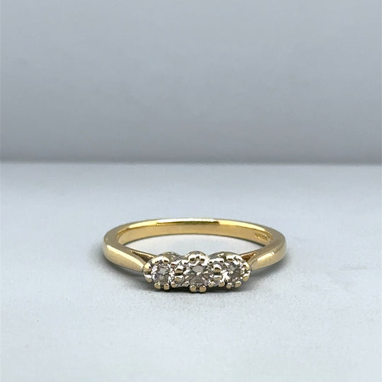 18ct Yellow Gold Three Stone Diamond Ring (c. 0.25 - 0.30ct) - Size L 1/2