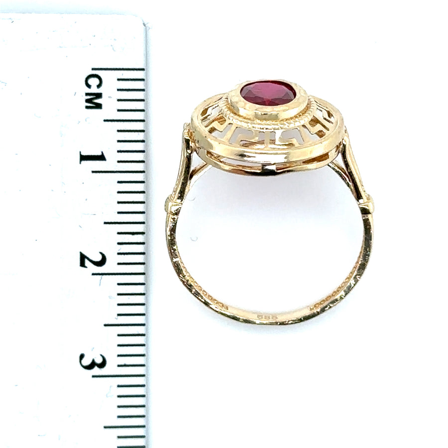 14ct Yellow Gold Red Synthetic Stone Ring - Size P