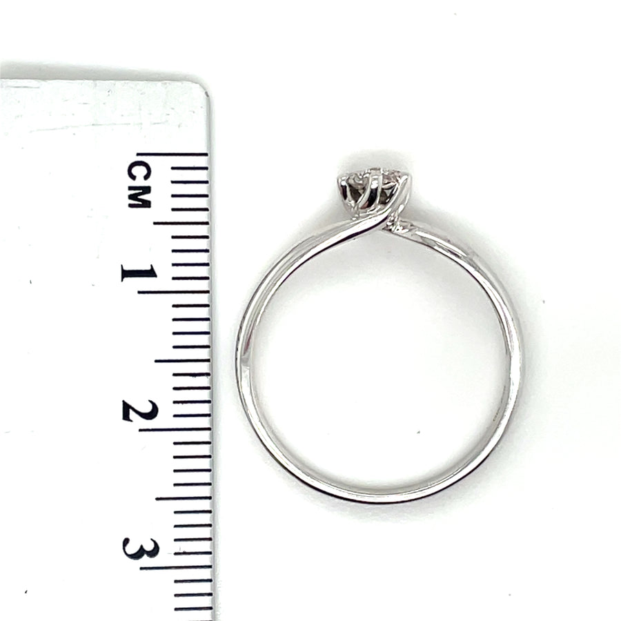 18ct White Gold Diamond Cluster Ring - Size Q